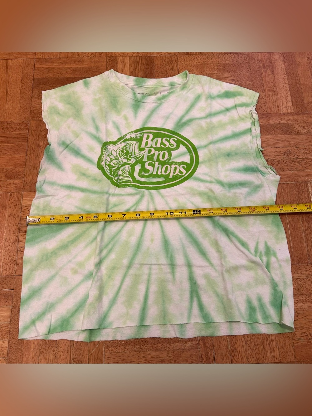 Bass Pro Shops Boys XL Sleeveless Crew Neck Cotton Tie-Dye Logo Tee Green/White